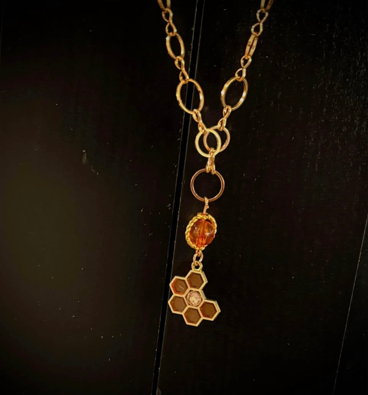 Honeycomb ringed necklace