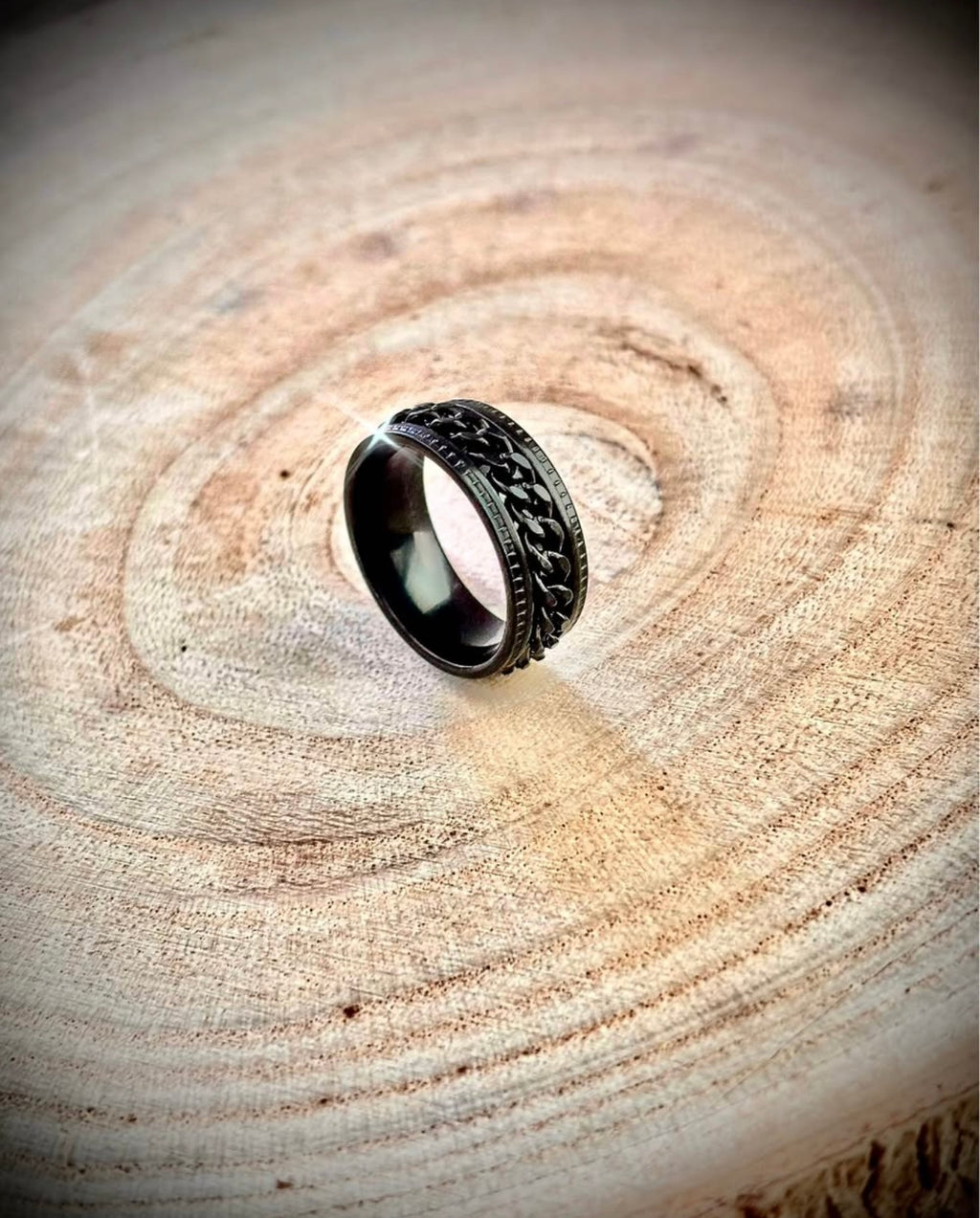 Men’s black band chain ring
