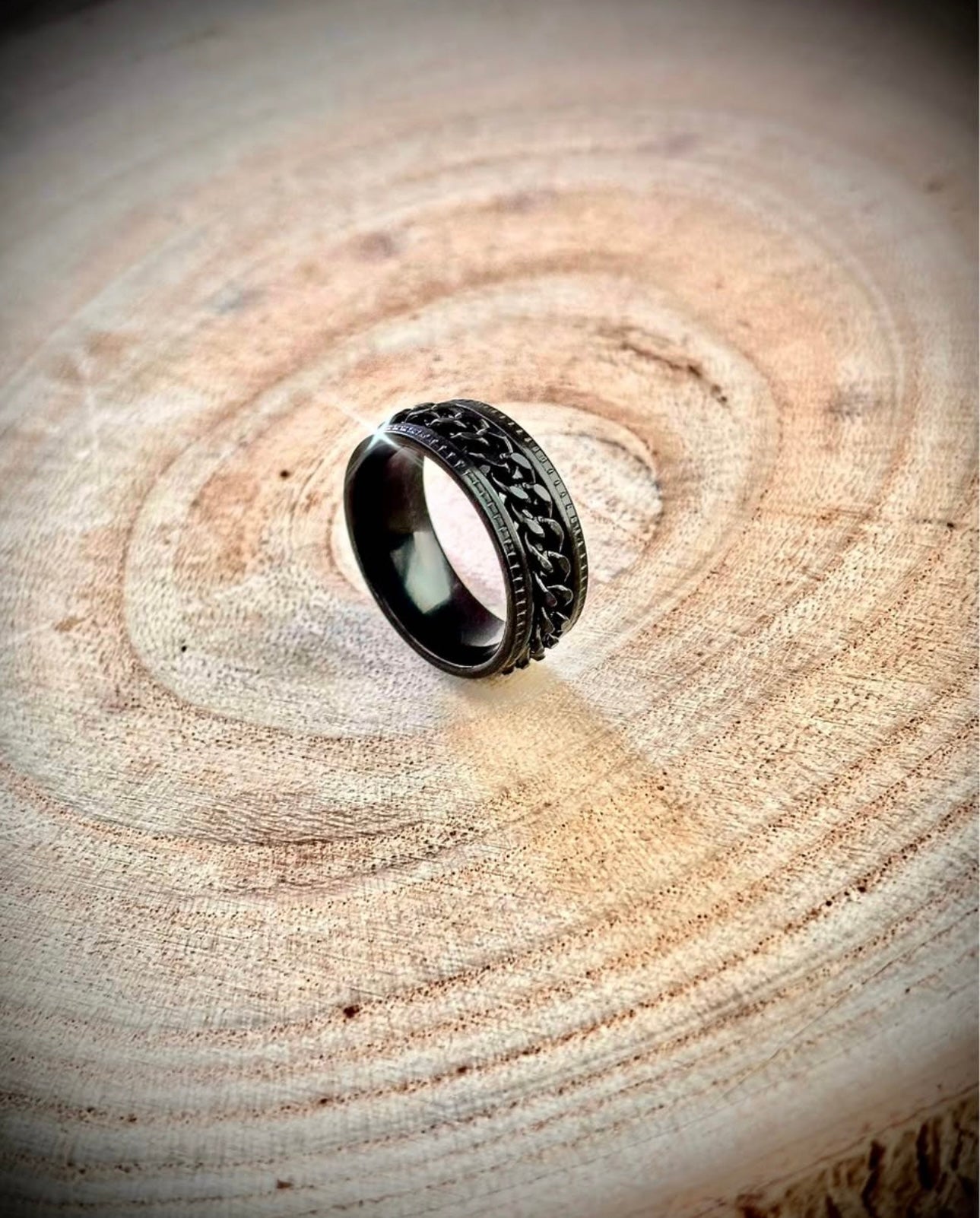 Men’s black band chain ring