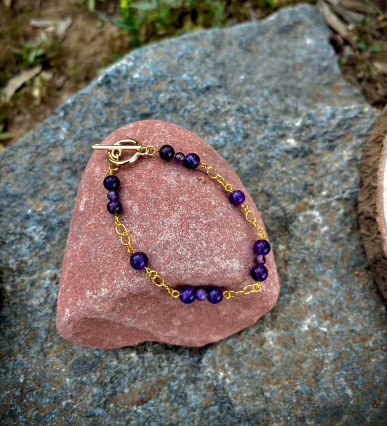 Golden chain, amethyst