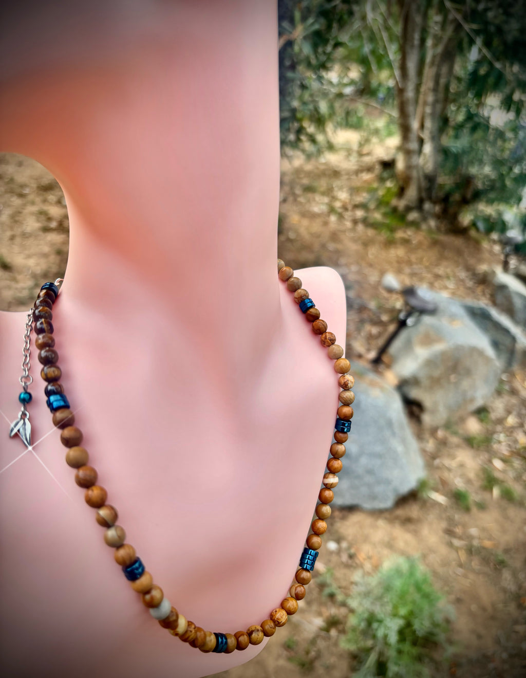 Wood grain yellow Jasper/blue hematite necklace